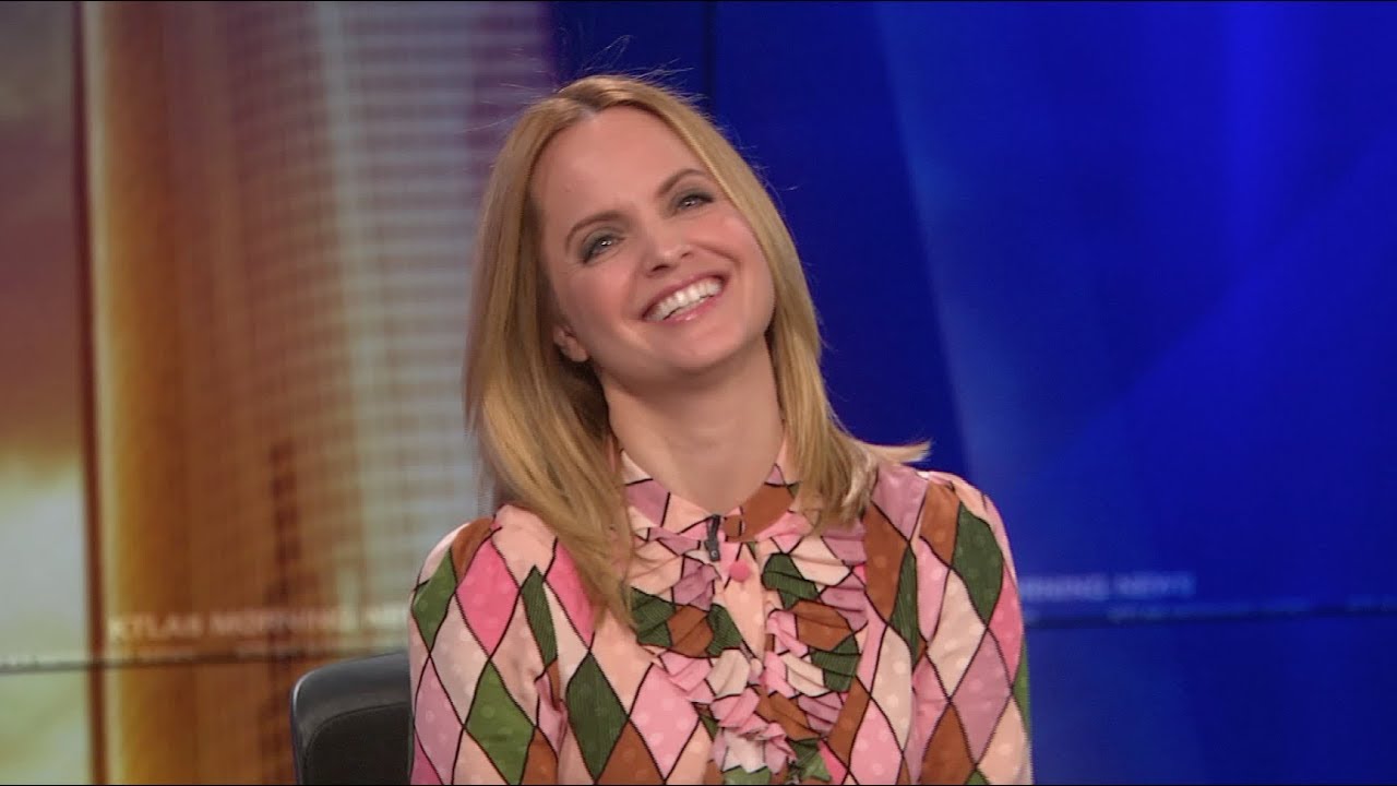 Mena Suvari Still Struggles With Postpartum Depression More Than One Year After Giving Birth