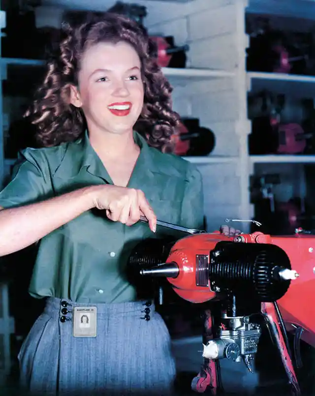 Found: These Rare Images Of Young Marilyn Monroe Are Breathtaking