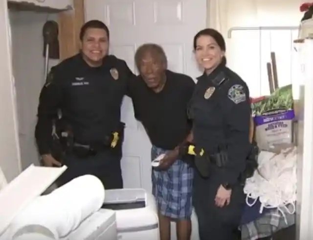 Elderly Veteran Calls 911, Then Lady Cop Arrives And Notices His Kitchen