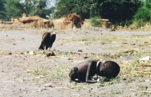20+ Of The Most Powerful Photos Ever Taken That Make You Believe In Humanity Again