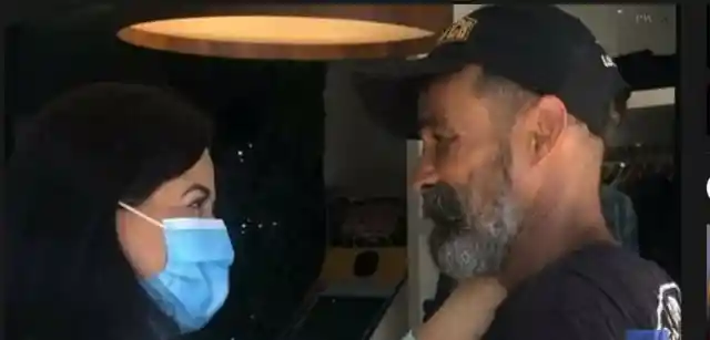 Homeless Man Reveals His True Identity To a Waitress Who Brings Him Food