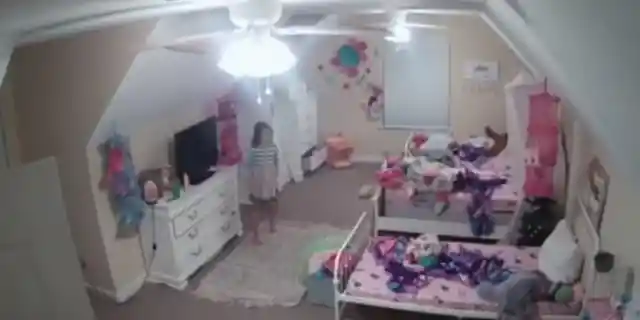 Woman Who Caught Her Daughter Having A Conversation With The Security Camera Is Terrified 