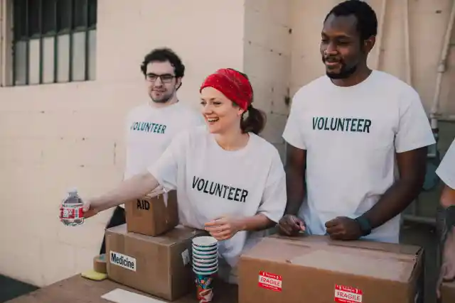 8 Ways In Which Volunteering Will Make You A Better Person