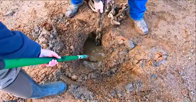 This Is What They Found At The End Of A 3,000 Year Old Chain