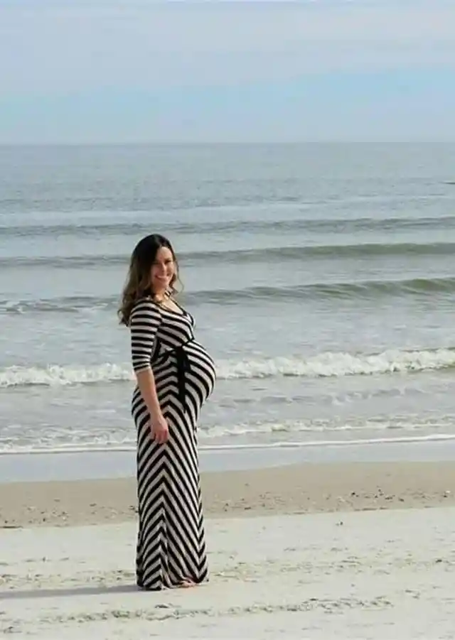 Pregnancy Photoshoot Turned Into Disbelief As Creature From The Deep Makes An Appearance