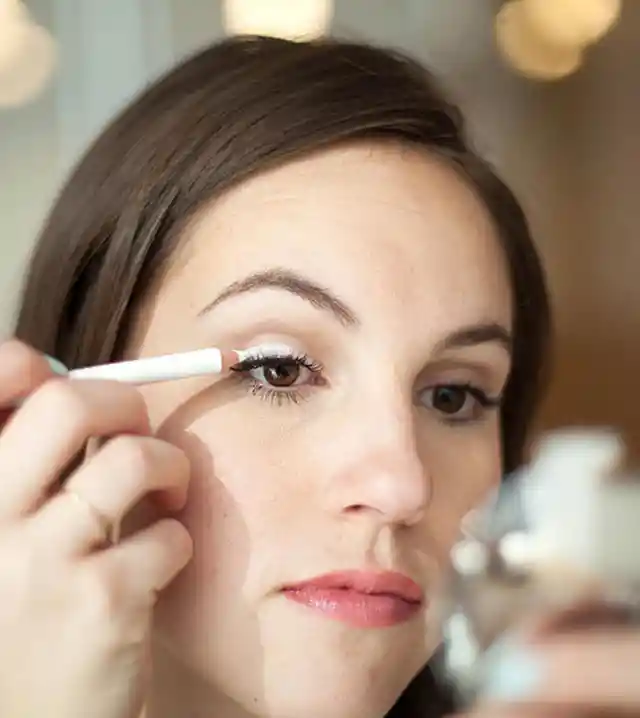 20 Amazing Makeup Tricks Every Woman Should Know