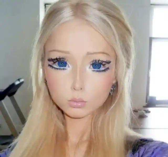 Meet Valeria Lukyanova, Human Barbie, Who Was Brave Enough To Take Makeup Off