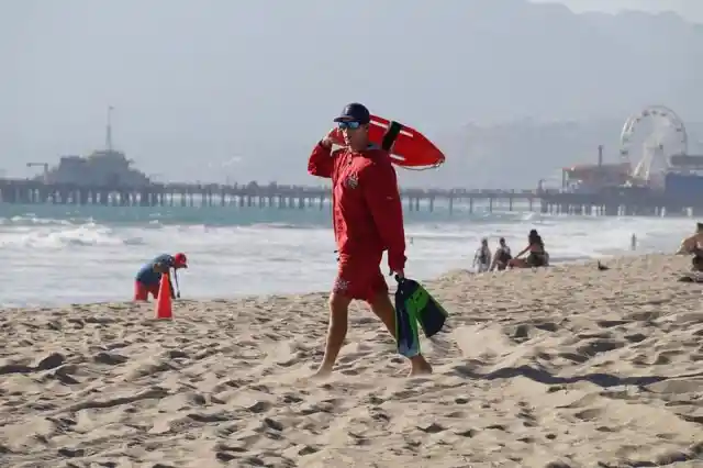 Lifeguard Decides To Save A Mans Life, Then Later His Boss Fires Him
