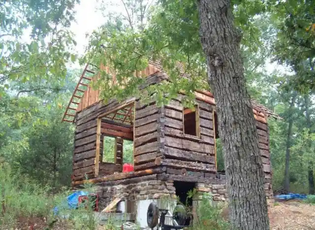 For Just $100, This Man Turned An Old Wooden Shack Into Something Extraordinary