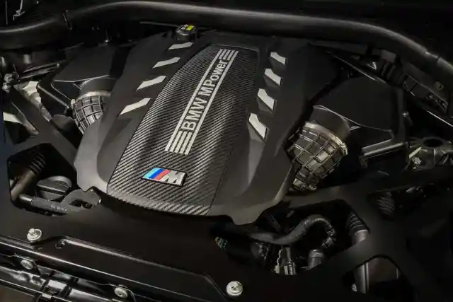 What's the difference between a V8 and a V6?
