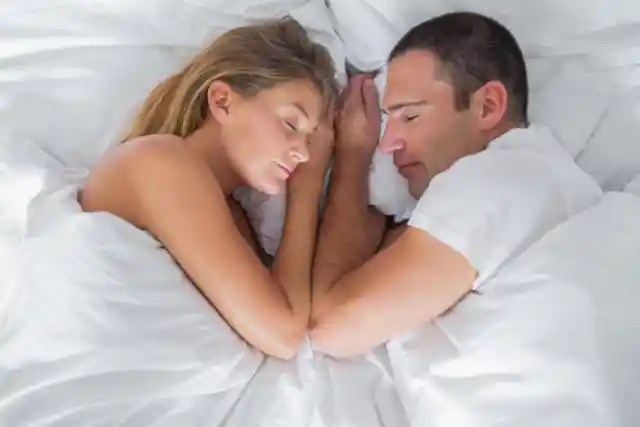 What Your Snuggle Habits Say About Your Relationship