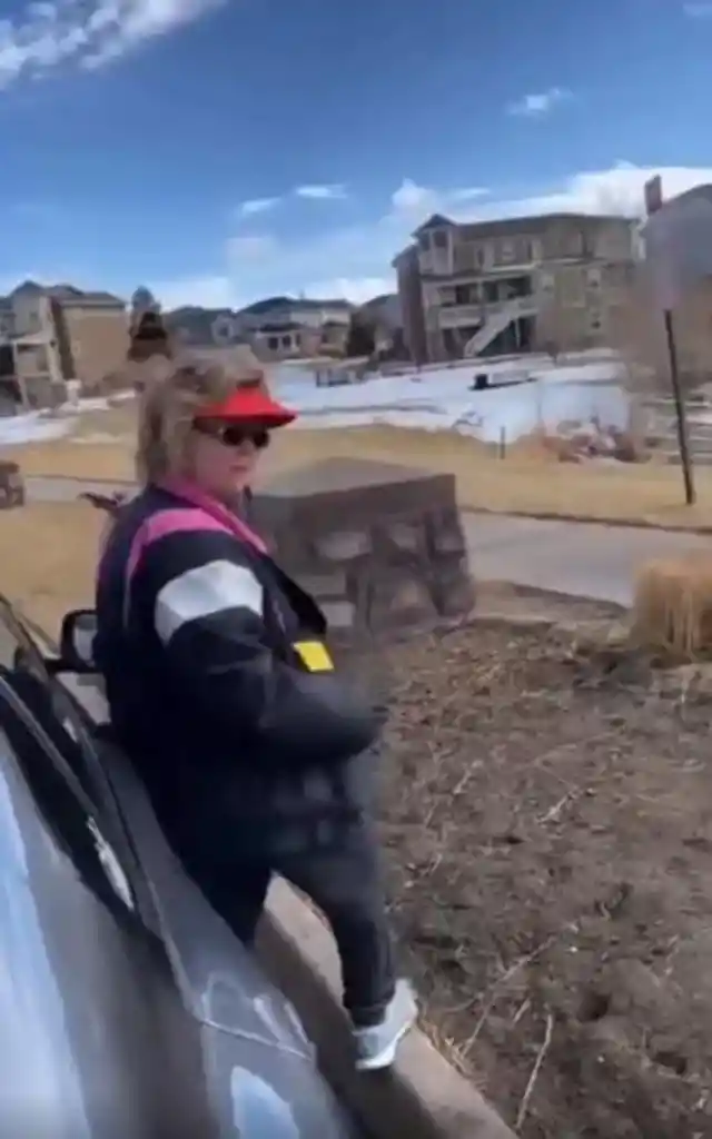 Construction Worker Sick Of Mom Blocking His Truck Puts His Skills To Work