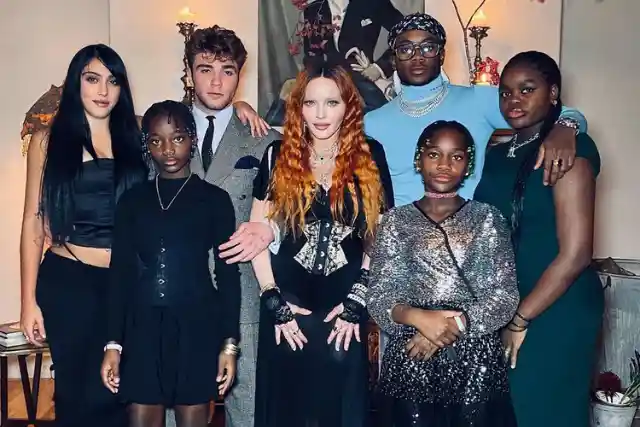 Madonna Shares Lovely Photo from Thanksgiving Featuring All 6 of Her Kids