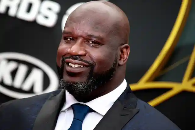 Shaquille O'Neal Buys Matching Ring With Fan