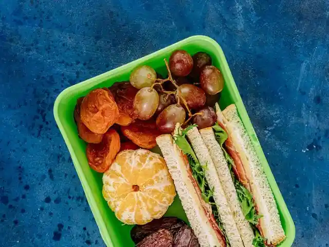 Teacher Puts Note In Kid's Lunchbox, Gets Fired For It