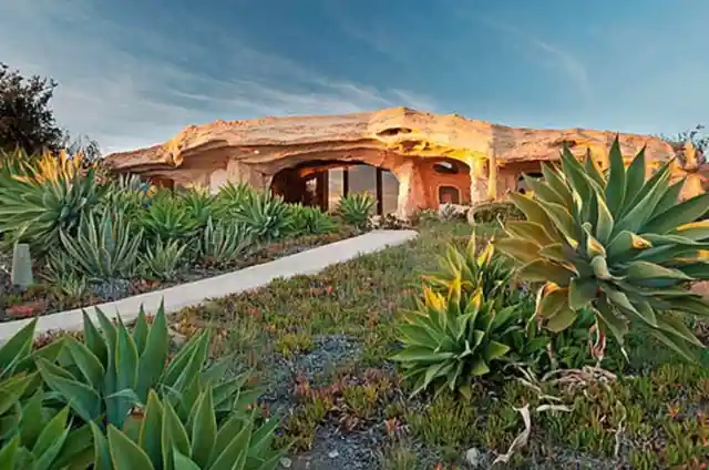 Dick Clark's Flintstones House, USA