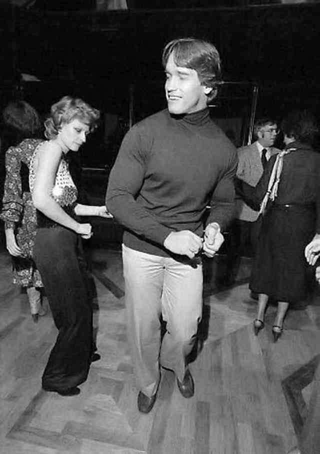 Even the Terminator has to let out some steam. Here you can see Arnold Schwarzenegger getting his groove on.