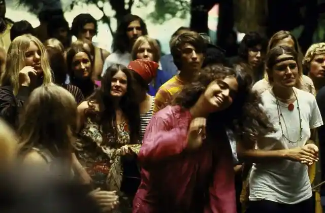 30 Rare Woodstock Photos Show the Real Side of the Iconic Festival 