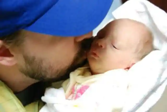 Wife Passes Away Hours After Giving Birth, Then Husband’s Instinct Takes Over