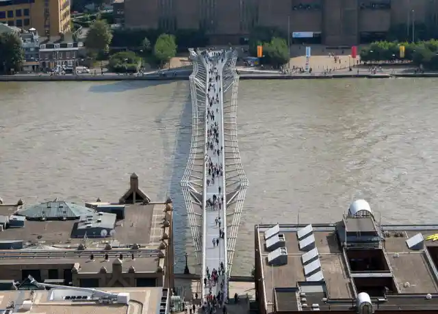 What film showed the destruction of the Millenium Bridge?