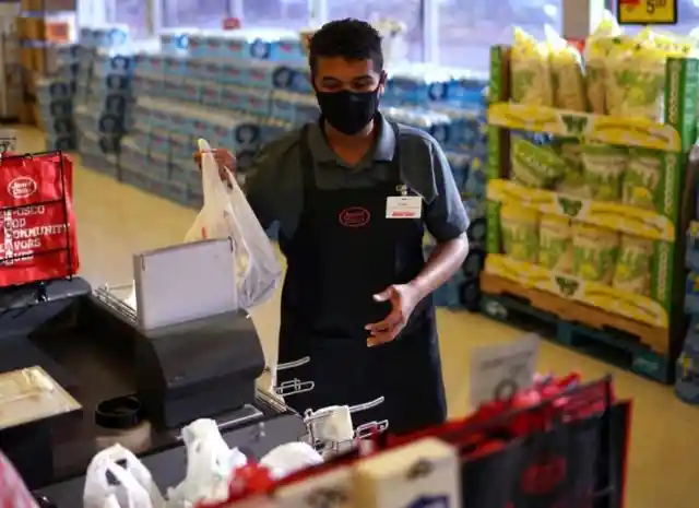 Teen Bagger At Grocery Store Becomes Instantly Famous For His Response To Elderly Woman's Muddle