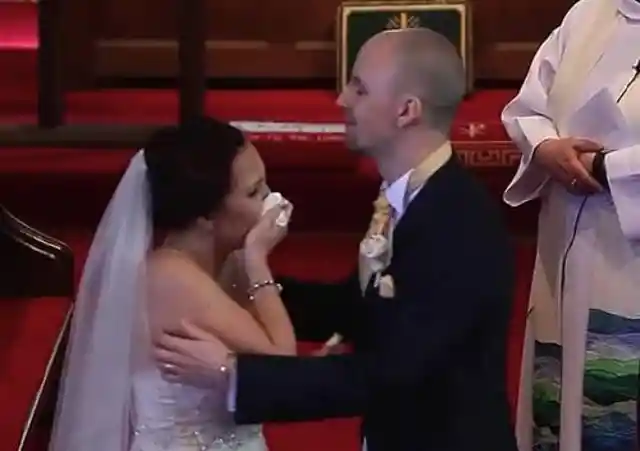 Groom Tells His Bride to Turn Around and She Starts Crying When She Spots These Uninvited Guests
