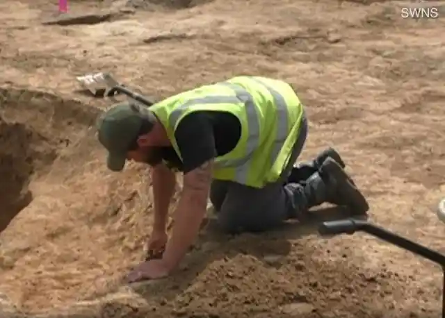 Construction Workers Stop In Their Tracks When They Make a Bizarre Discovery
