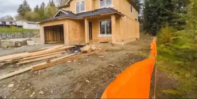 Construction Worker Sick Of Mom Blocking His Truck Puts His Skills To Work