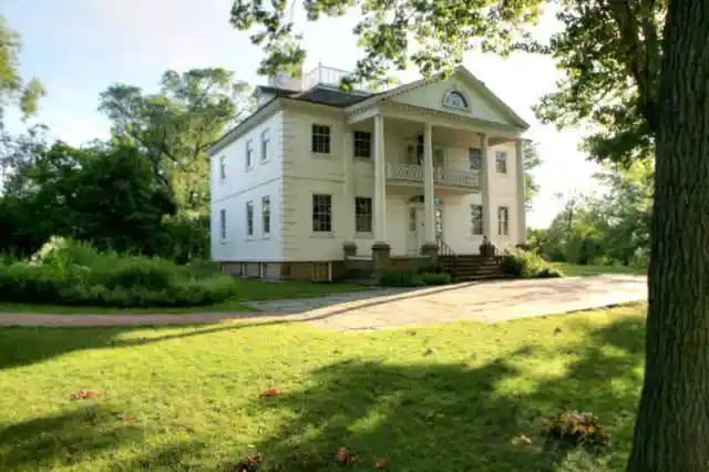 15. Cedar Grove Mansion, Vicksburg, Mississippi