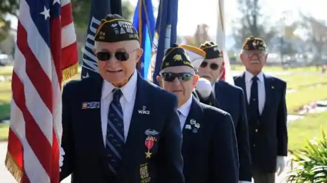 Which of the federal holidays honors retired military service men and women?