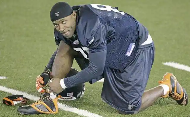 22 NFL Players Who Hit Rock Bottom