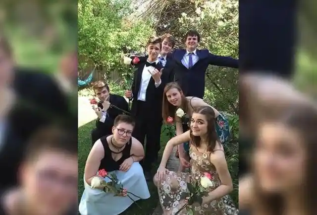 Teen Ditched by ‘Friends’ On Prom Night Walks Away a Winner, Getting The Last Laugh