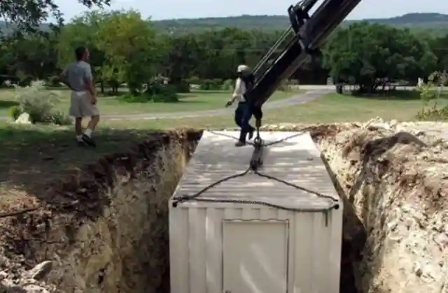 This Guy Dug A Huge Hole In His Backyard And Now His Neighbors Are Insanely Jealous...