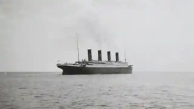 7. Last photo taken of the Titanic before it sank, 1912.