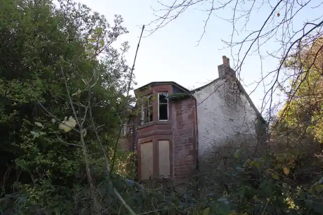 ​Couple Buys 120-Year-Old Mansion By Mistake and Decide to Restore it Into a Beautiful Home