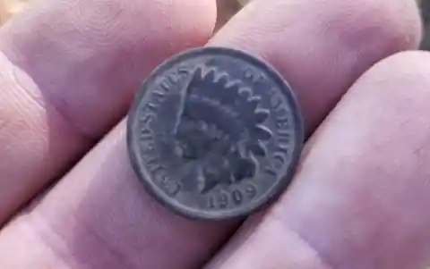 Police Rush To House After Girl Old Finds Rare Coin In Backyard