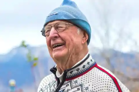 89-Year-Old Man Cries Because Of TikTok