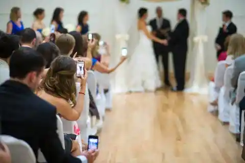 Bride’s Wedding Is Interrupted By Phone Call, Someone Special Is Calling