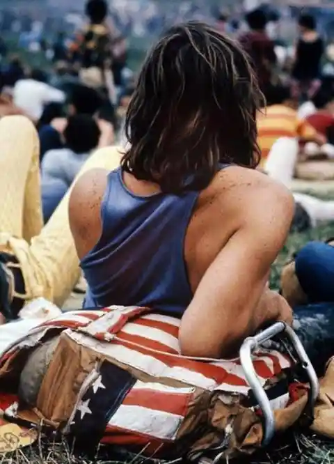 30 Rare Woodstock Photos Show the Real Side of the Iconic Festival 