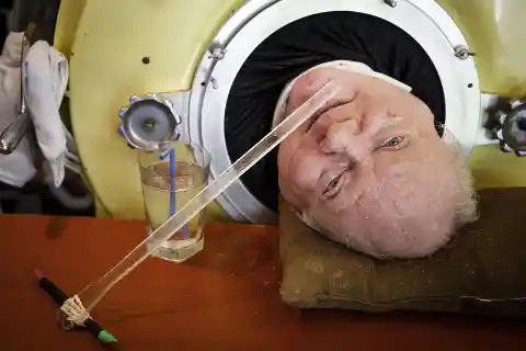 This Man Is One Of The Last People Left With An Iron Lung