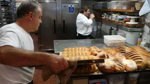 Woman Rude To Bakery Staff, So Employee Gets Revenge And Hands Her A ‘Donut’