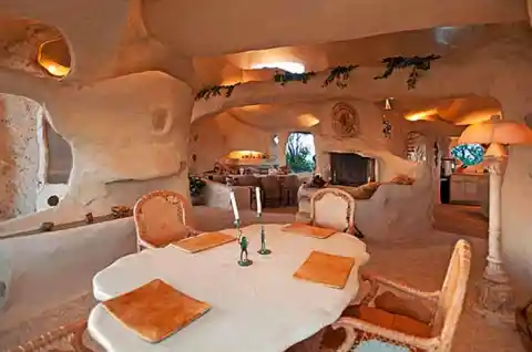 Inside The Flintstones House