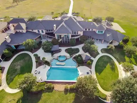 NFL Players' Impressive Mansions