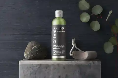 A Body Wash That Cleans You Down To Your Toes