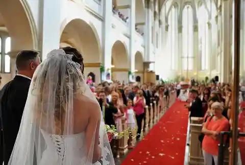 The Bride Unveiled The Masked Character Of Her-Soon-To-Be-Husband And Retaliated At The Altar