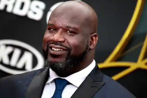 Shaquille O'Neal Buys Matching Ring With Fan