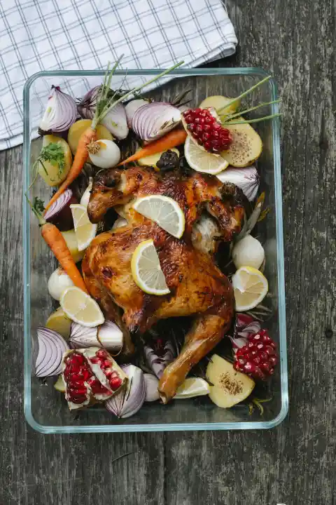 GLASS-BAKING DISH