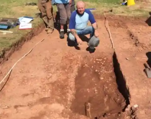 Man Finds Old Buried Chain, Then Gut Tells Him To Keep Pulling, Look Closer