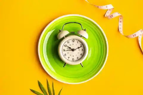 Intermittent Fasting 101: A Guide To Lose Weight In A Healthy Way