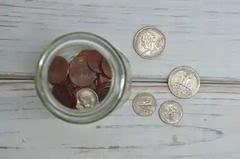 Waitress Mocks Boy For Paying In Quarters, Has No Idea The Internet Is Listening